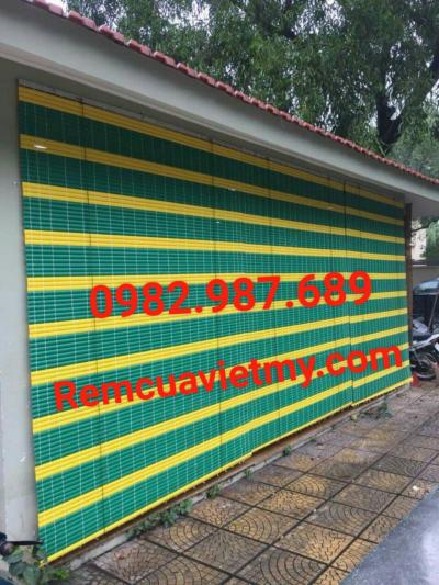 Mành nhựa nan xanh vàng