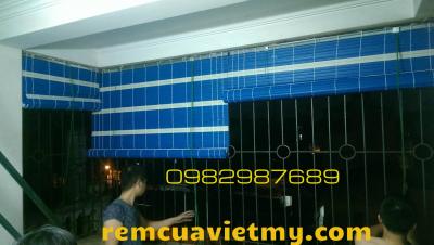 Mành nhựa trắng xanh