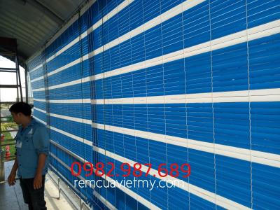 Mành trắng xanh che nắng