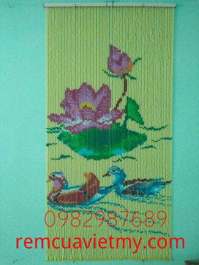Rèm hạt nhựa kết tranh hoa sen H1